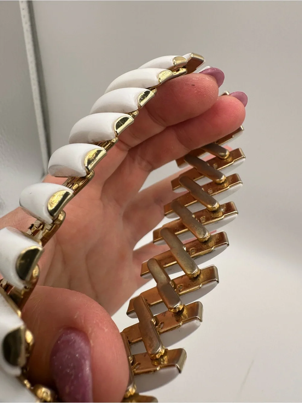 1960s Vintage Expansion Bracelet: Gold Tone & White Plastic